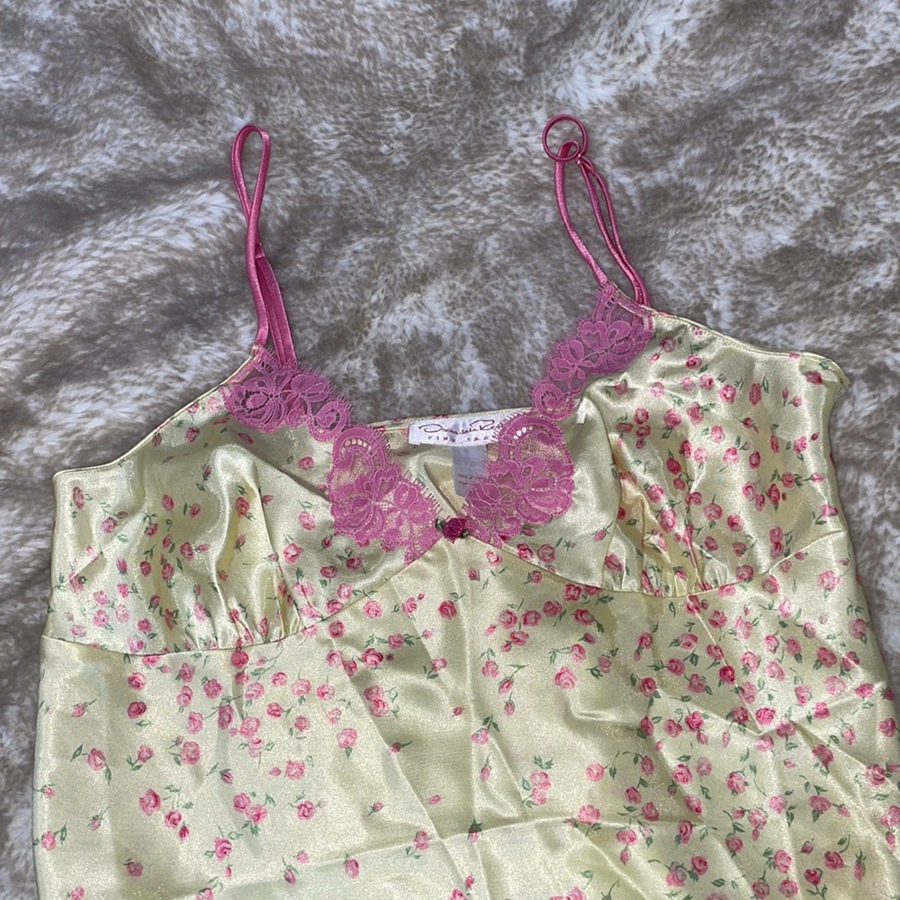 Oscar de la Renta Nightgown - Picture 2 of 9